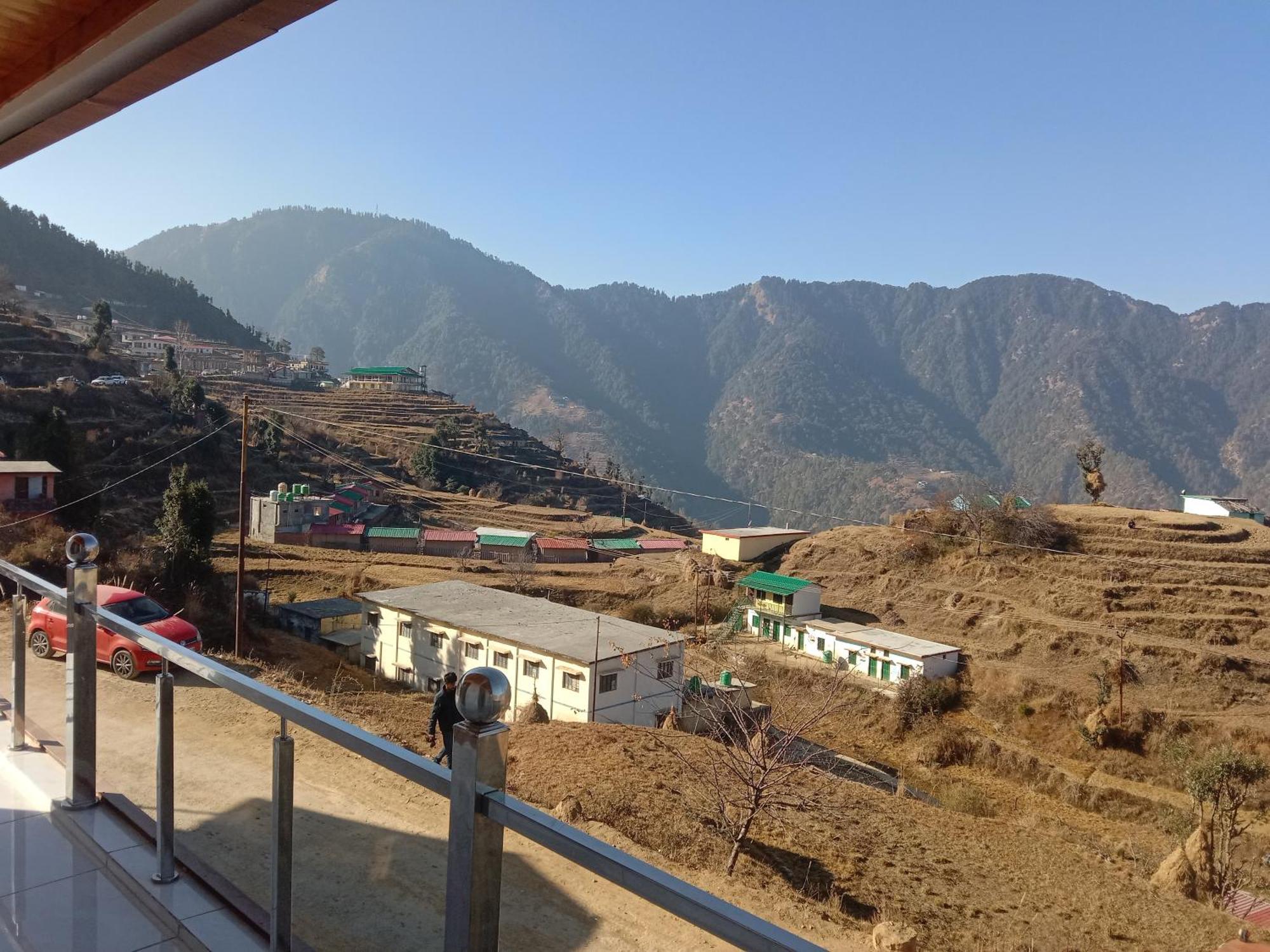 Himalayan Hill Top Resort كاناتال المظهر الخارجي الصورة