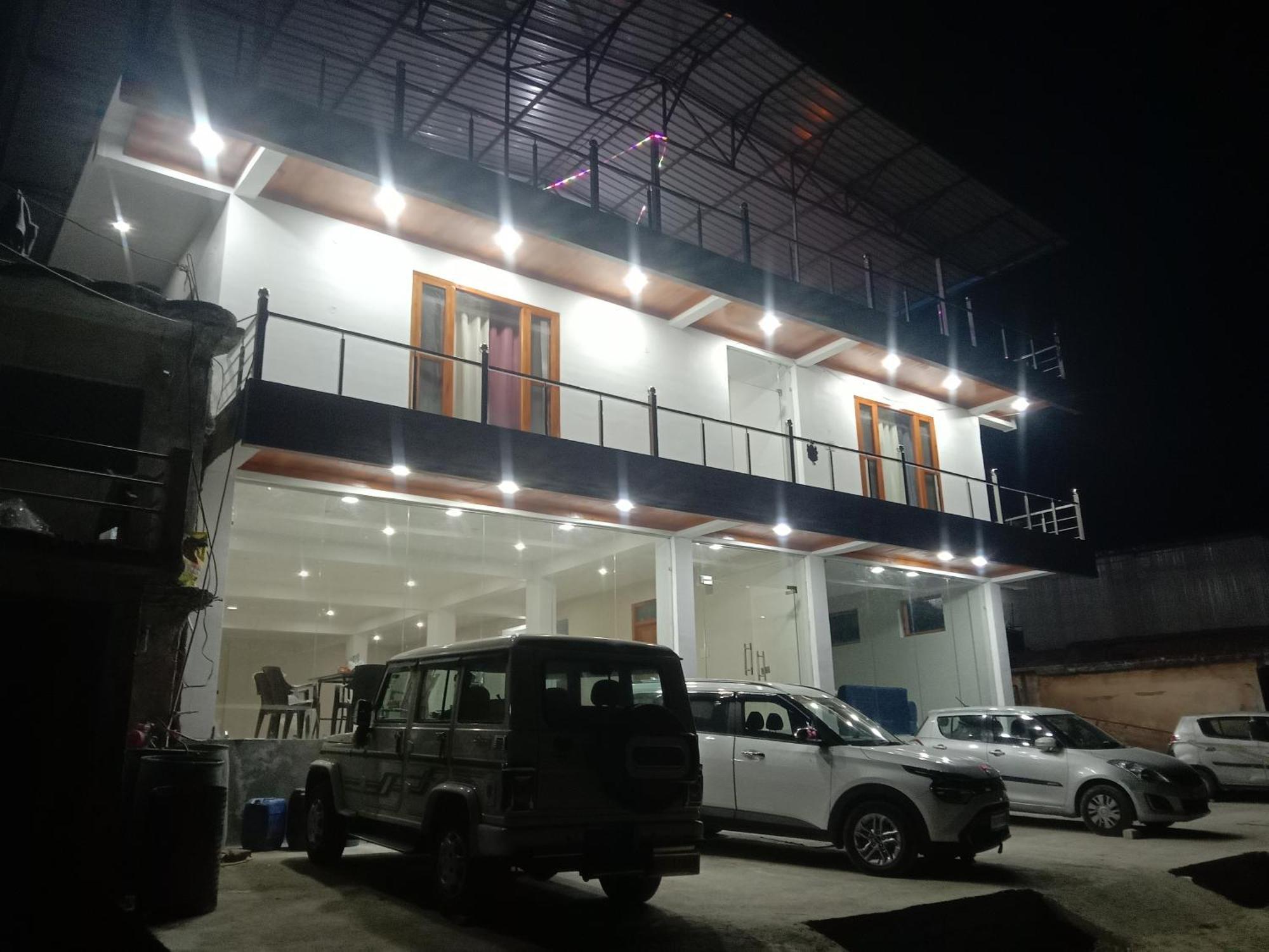 Himalayan Hill Top Resort كاناتال المظهر الخارجي الصورة
