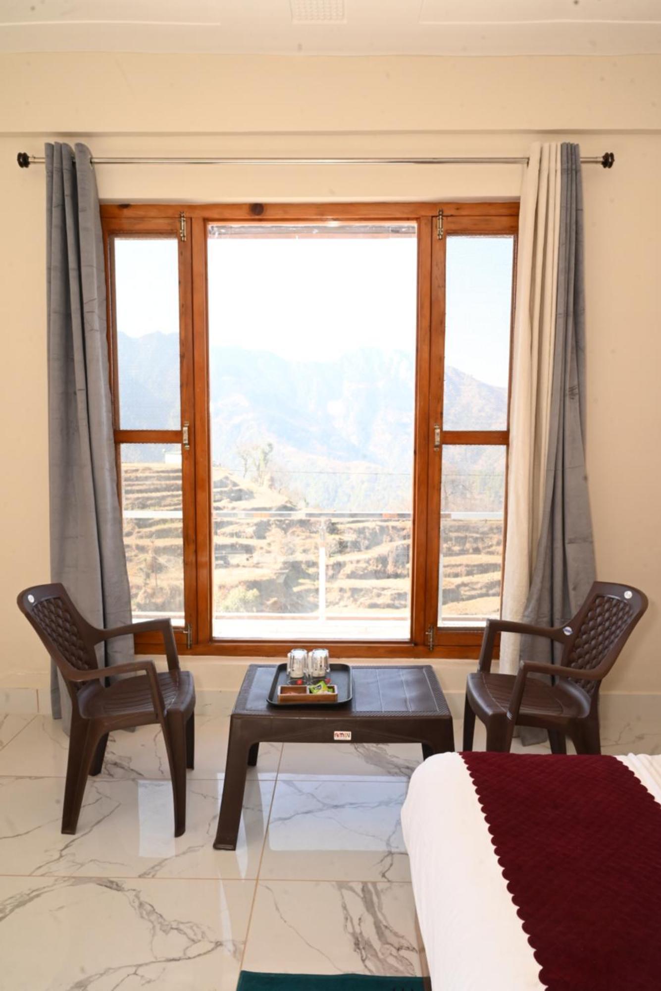 Himalayan Hill Top Resort كاناتال المظهر الخارجي الصورة