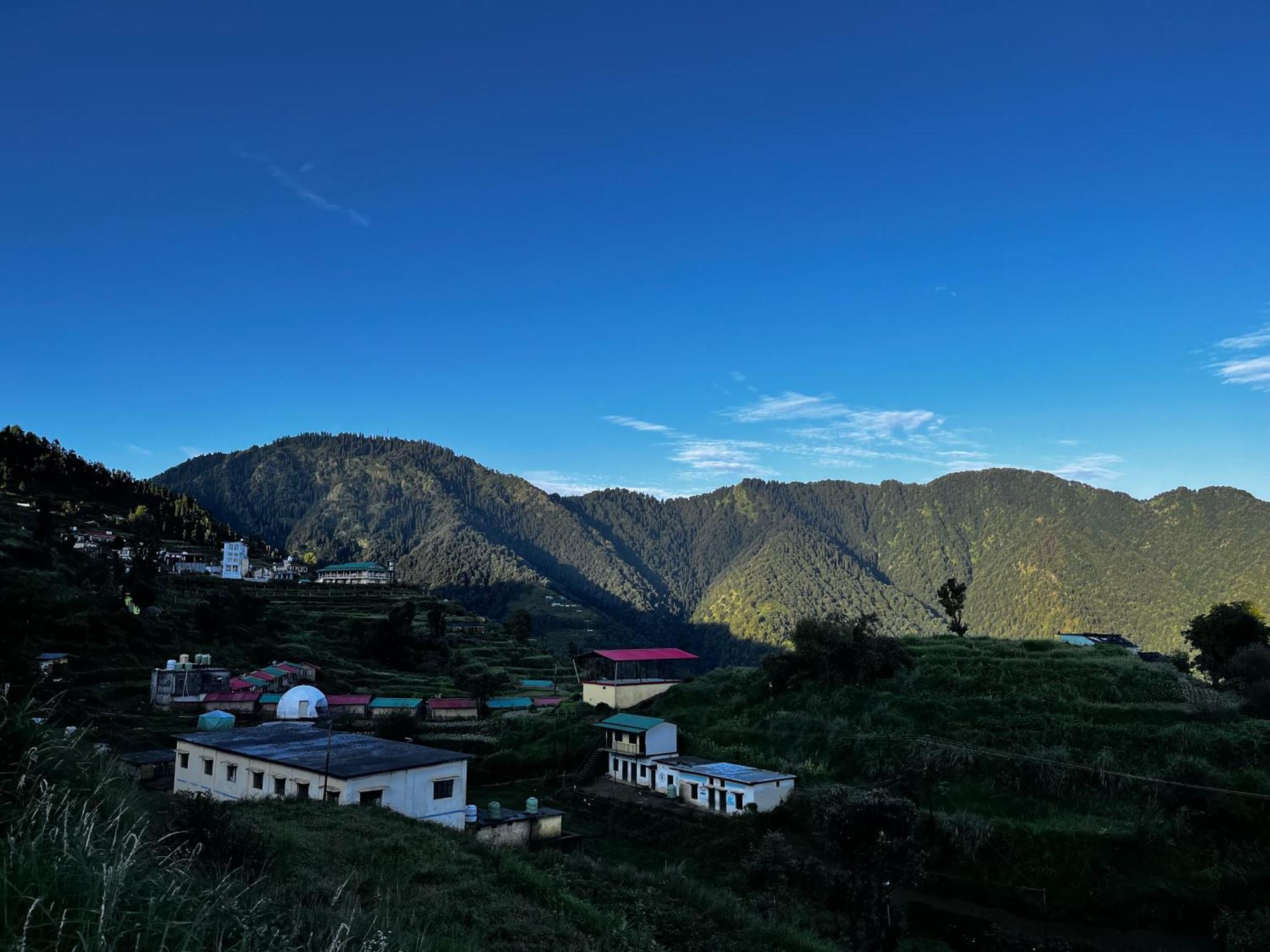 Himalayan Hill Top Resort كاناتال المظهر الخارجي الصورة